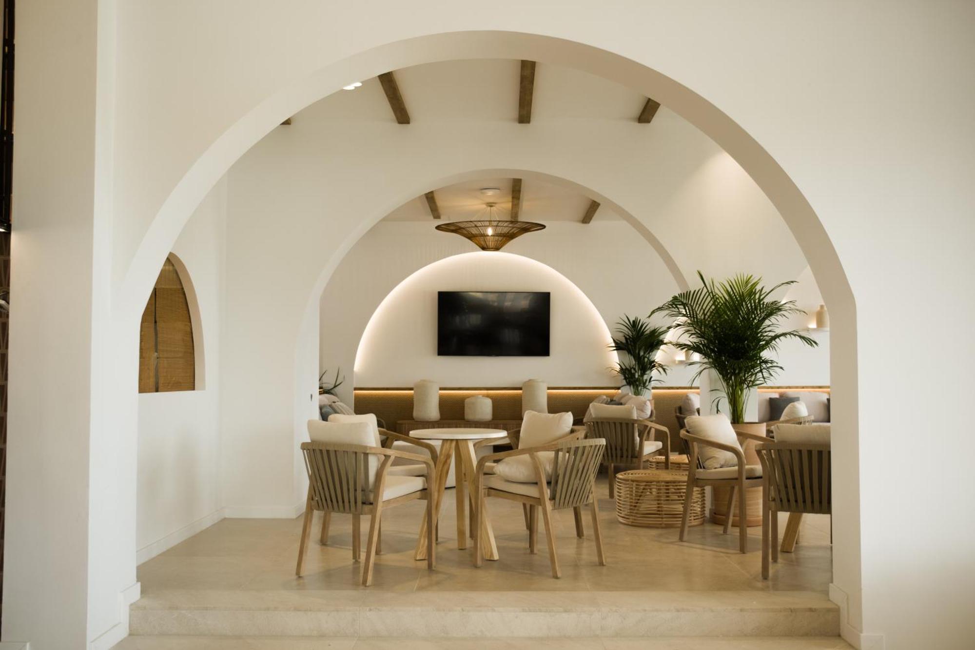 Hotel More Алькудия Экстерьер фото